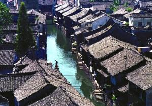 救援俏皮女孩
